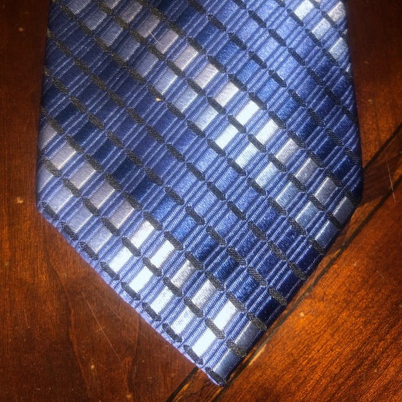 MICHAEL Michael Kors Angled Silk Tie - Picture 3 of 3